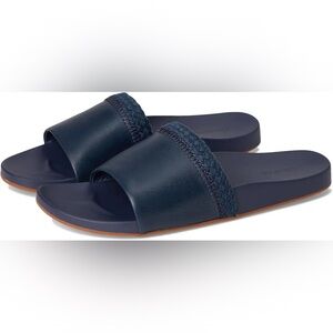 Olukai Pakea Leather Sandal - Mood Indigo (Navy) - Womens 8